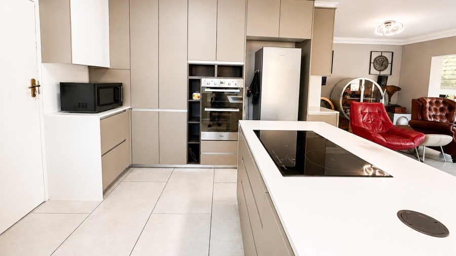 3 Bedroom Property for Sale in The Coves North West